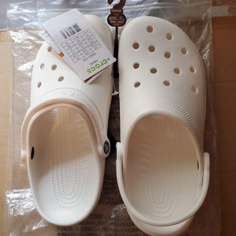 Crocs Classic Clog - Women's 9 - White NWT